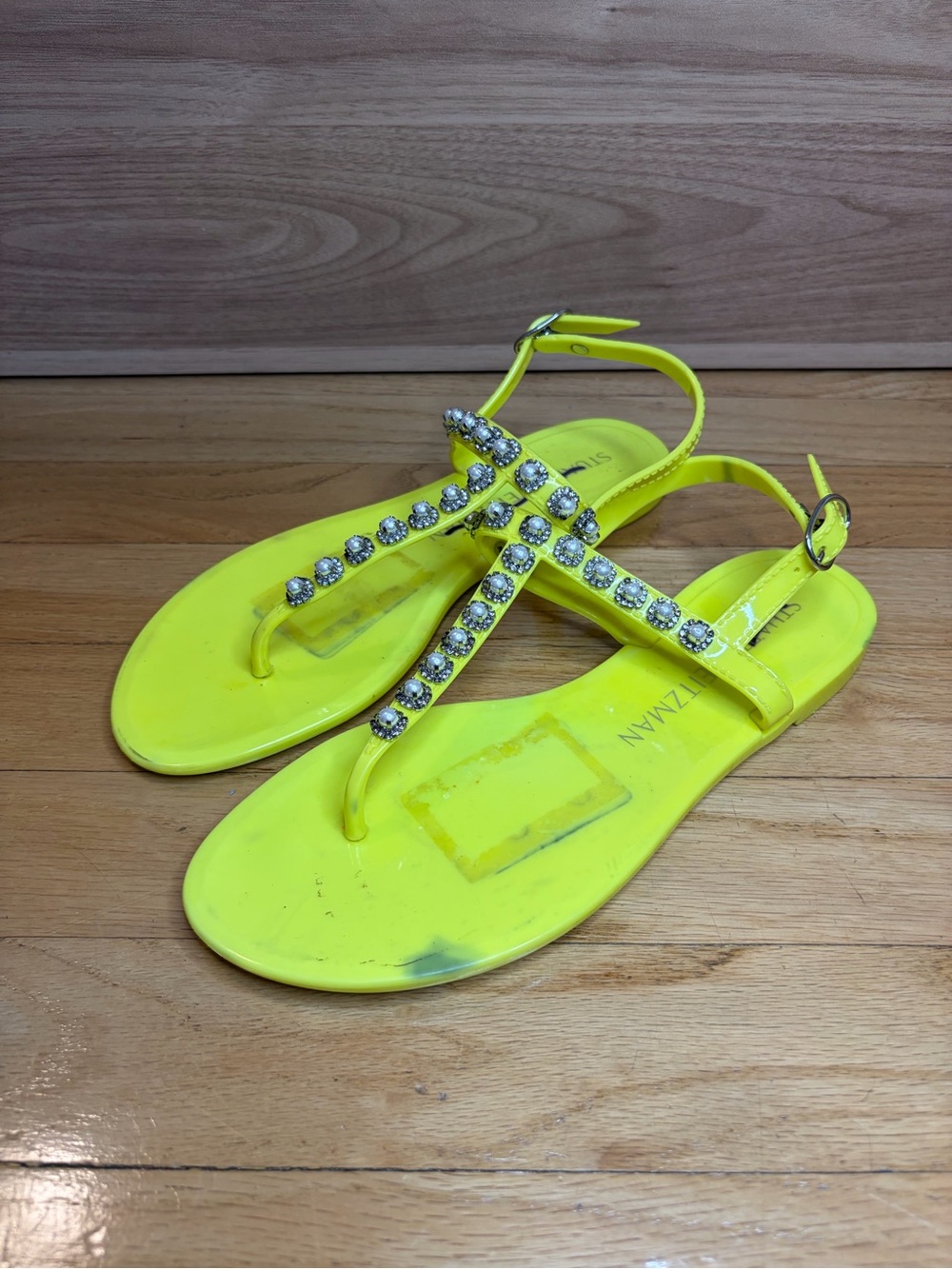 Stuart Weitzman Goldie Jelly Sandals in Neon Yellow - Size 7